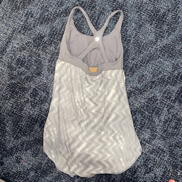 never woken sliver and gray lulu tank! - Picture 2 of 4